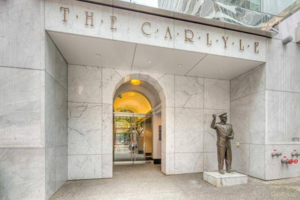 Modern Condo In The Heart Of Dt Overlooking City Vancouver Exterior photo